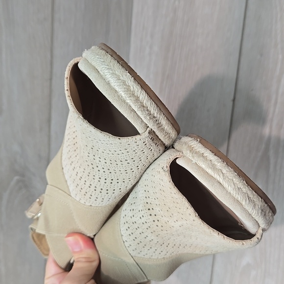 NYDJ Women's Charismasa Tan Wedge Sandals Espadrille Shoes Sz 7M - Picture 5 of 13